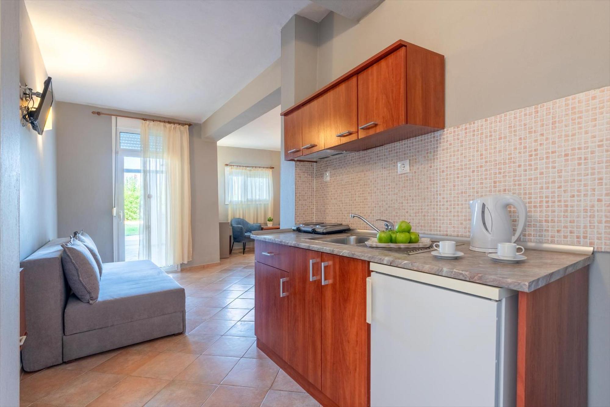 Ampelia Hotel Kassandra 하니오티 외부 사진