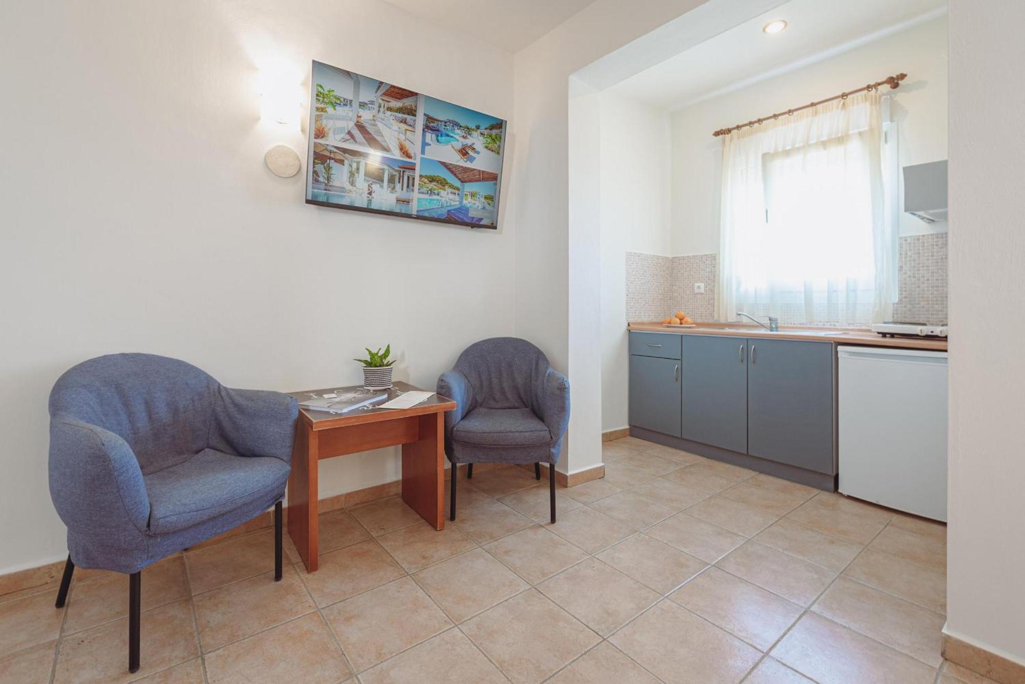 Ampelia Hotel Kassandra 하니오티 외부 사진